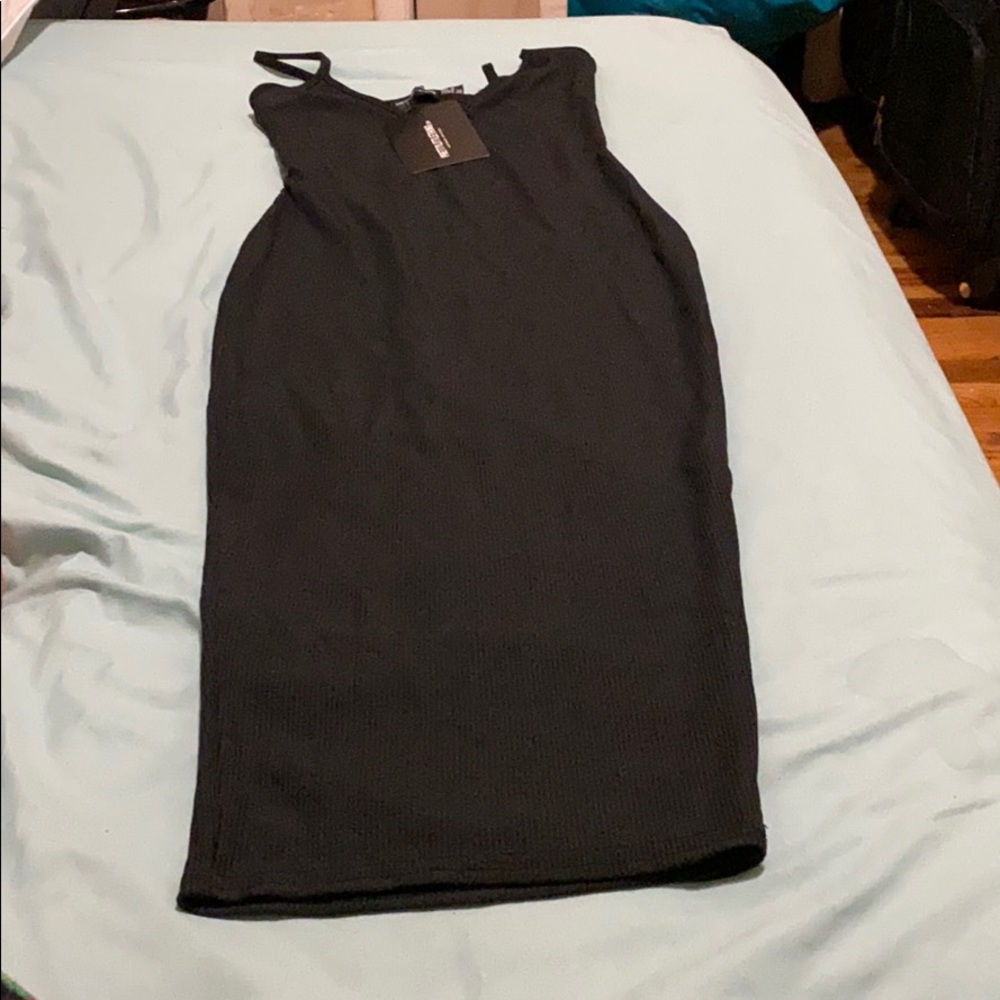 Pretty Little Thing Dress - Picture 3 of 4